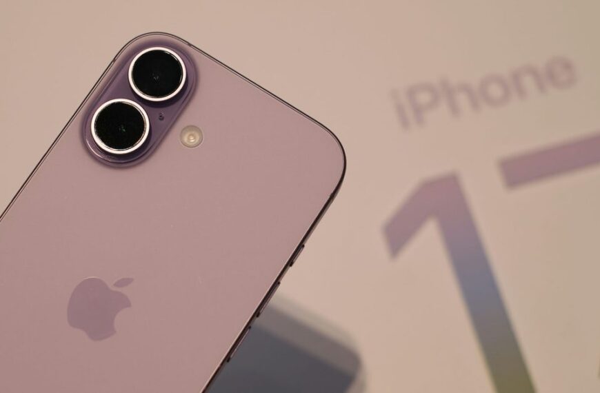 Apple dominated best-selling smartphone rankings;&hellip;