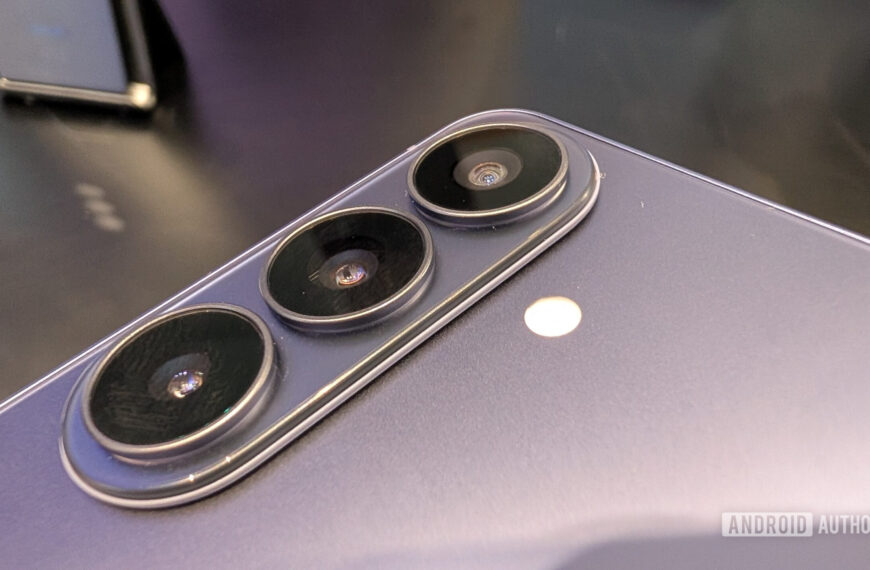 Samsung exec talks Galaxy camera hardware upgrades