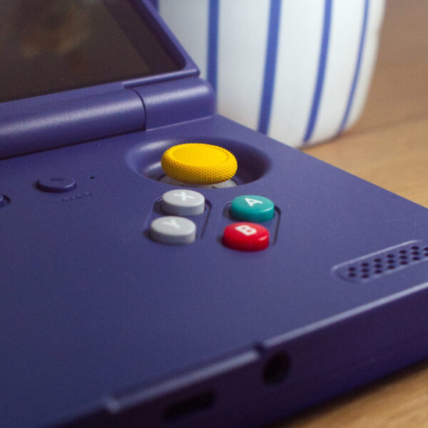 This new clamshell handheld might be your next everyday carry