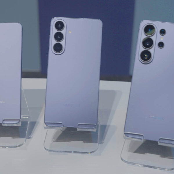 The Samsung Galaxy S26 Plus is an $1,100 identity crisis