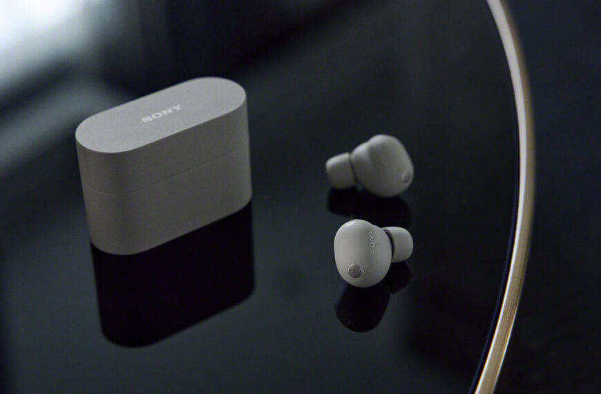 Sony’s new premium XM6 earbuds are smaller and better at keeping the noise out