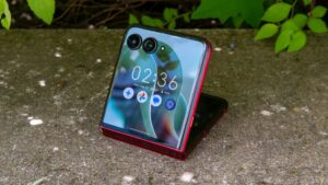 This surprise Motorola deal slashes $700 off the&hellip;