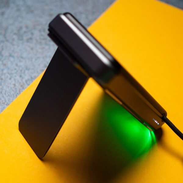 This is the only 25W Qi 2.2 power bank I use now — and it’s because of this one feature