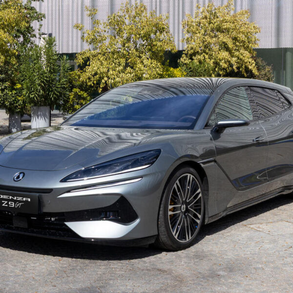 New BYD battery can fully charge in under 10 minutes