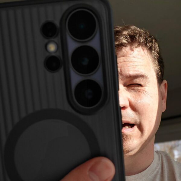 These hidden Galaxy S26 features will save your eyes while scrolling at night