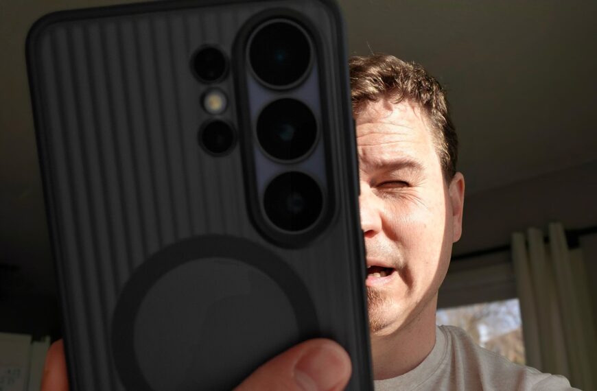 These hidden Galaxy S26 features will save your eyes while scrolling at night