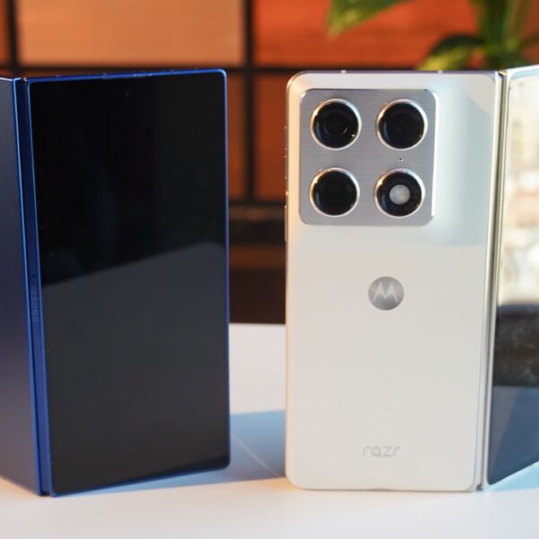 I went hands-on with the Razr Fold alongside the Galaxy Z Fold 7