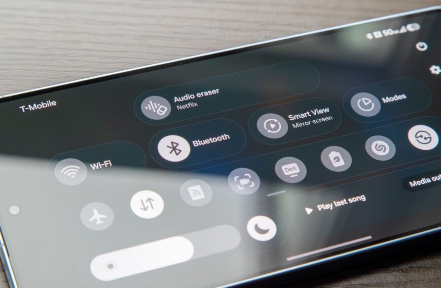 This game-changing Galaxy S26 feature just transformed my Netflix binge sessions