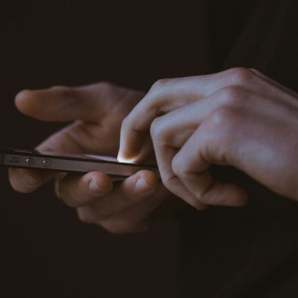 Government-grade iPhone exploit kit spreading to hackers: reports