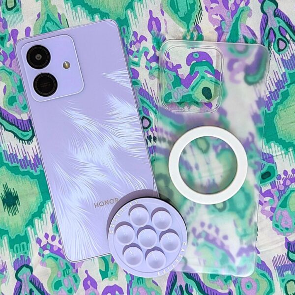 I put a magnetic ring on my non-wireless charging phone — here’s why you should too