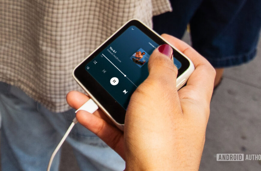 This $400 digital detox phone has a 3-inch screen (yay!) and a subscription service (boo!)