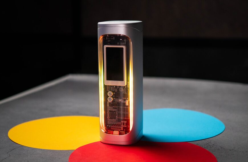 These three features make the Shargeek 300 the definitive 24,000mAh power bank — it’s so good I retired my UGREEN power bank