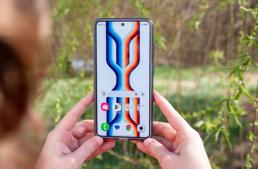 Galaxy S26 Ultra display review: Privacy at the cost of everything else