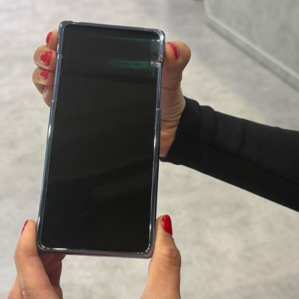 This new Samsung slidable phone concept expands from the top