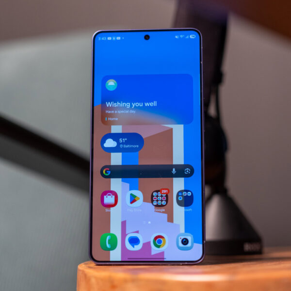 Love custom fonts on your Galaxy phone? Then don’t download the March 2026 update.