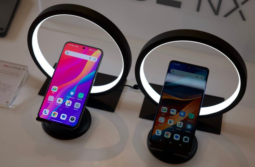 TCL’s new NXTPAPER display makes the switch to AMOLED