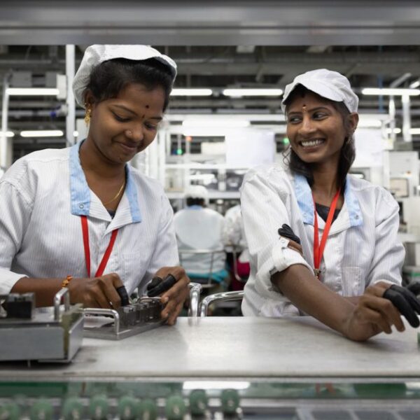 India preparing more incentives as Apple shifts iPhone production