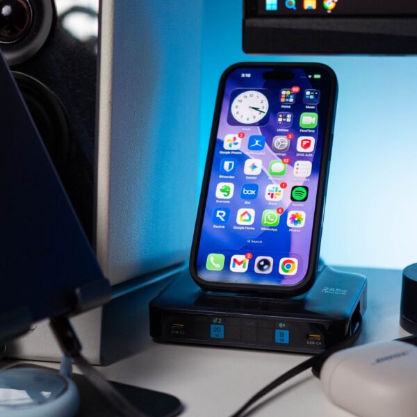 I decluttered my desk with this 6-in-1 245W charger with Qi 2, and it just went on sale