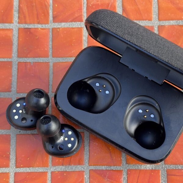 The powerful Sennheiser Momentum 4 earbuds are under $200 at Best Buy right now