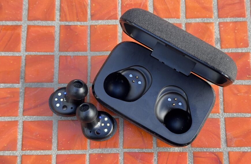 The powerful Sennheiser Momentum 4 earbuds are under $200 at Best Buy right now