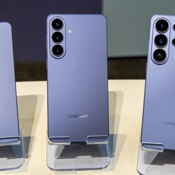 Galaxy S26 seems to have an extra NFC antenna that’ll make me fly in and out of stores