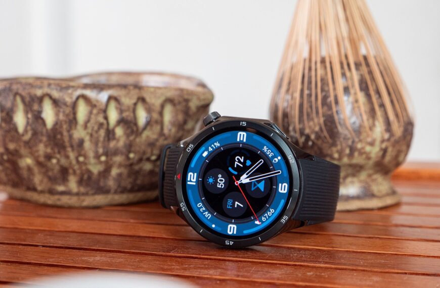 This smartwatch completely crushed Samsung and Apple in battery life tests — and it just scored a rare discount at Amazon