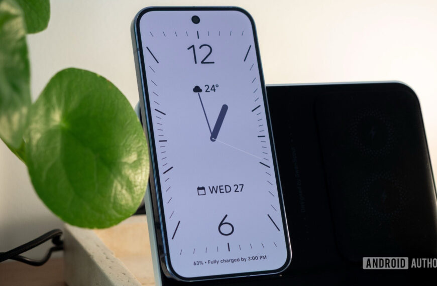 Pixel users report unexplained time zone changes