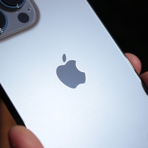 The iPhone Fold could catch up to Android 7.0 Nougat with this multitasking feature