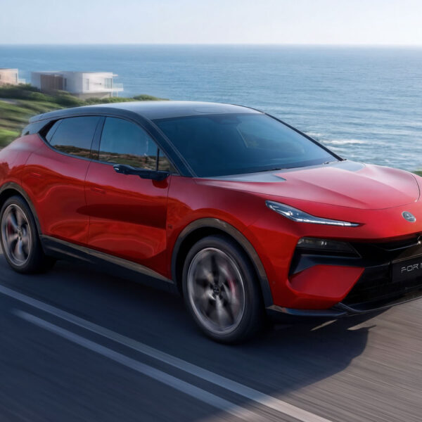 Plug-in hybrid Lotus Eletre will arrive in June with 939bhp