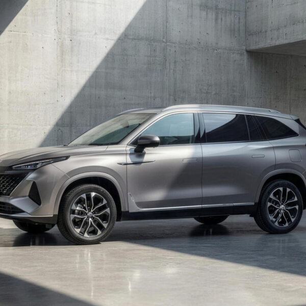 New MG S9 due in UK this month as £34k, seven-seat PHEV