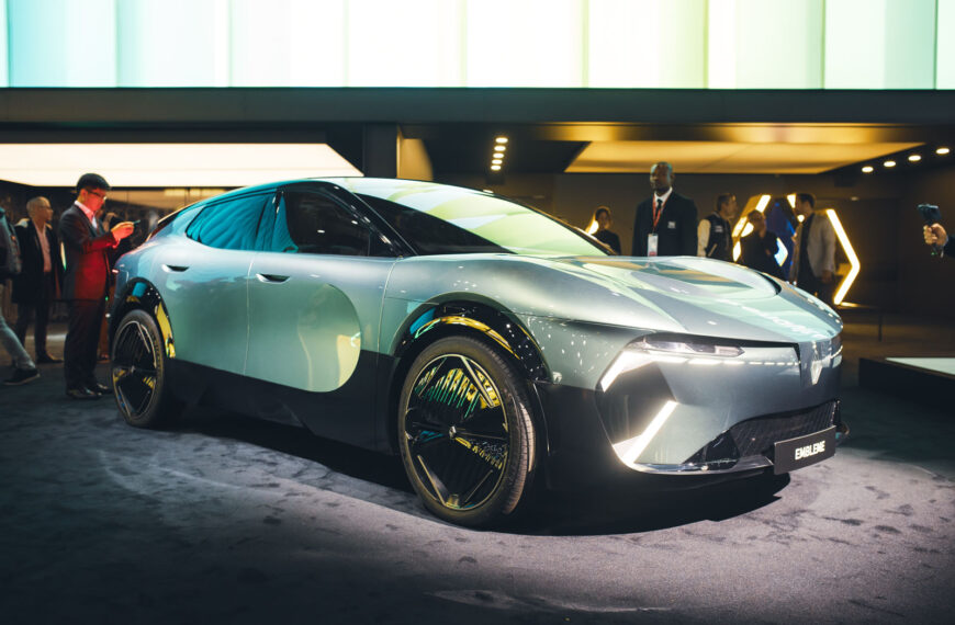 Renault CEO calls for range-extender EVs to replace ‘fake PHEVs’