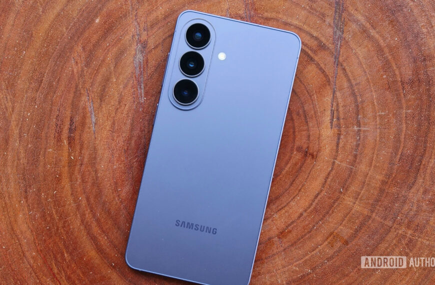 6 reasons why I chose the Samsung Galaxy S26 over the S26 Ultra