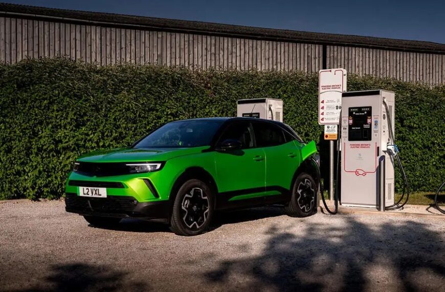 Stellantis demands government begins UK EV targets review ‘now’
