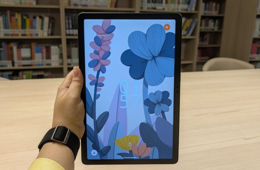 This unique tablet combines full Android power with a paper-like display and a pro-grade stylus