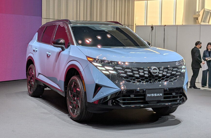 New Nissan X-Trail revealed with hybrid power and bold new look