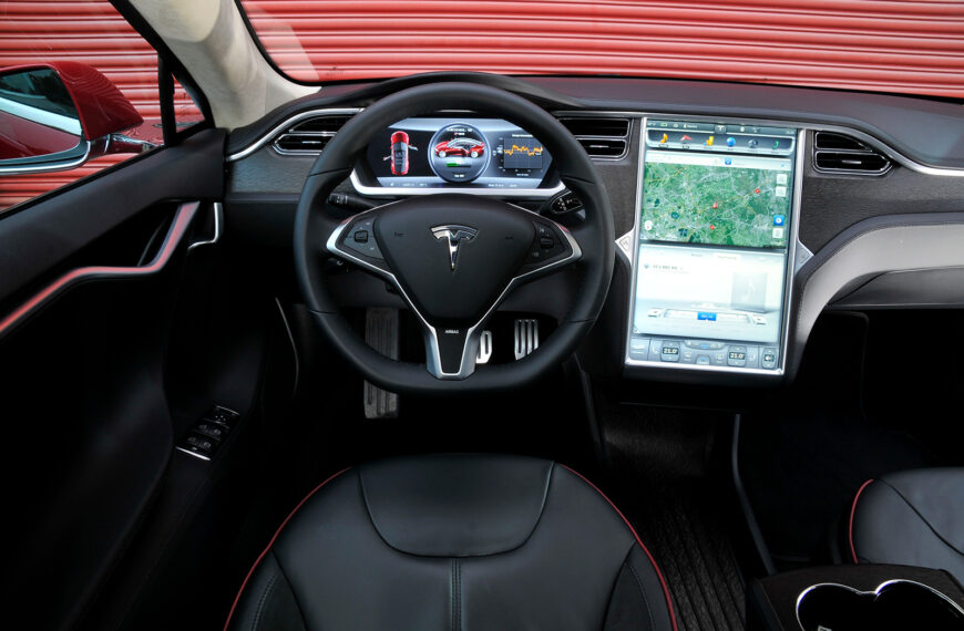 From particle accelerators to the iPad: 41 years of car touchscreens