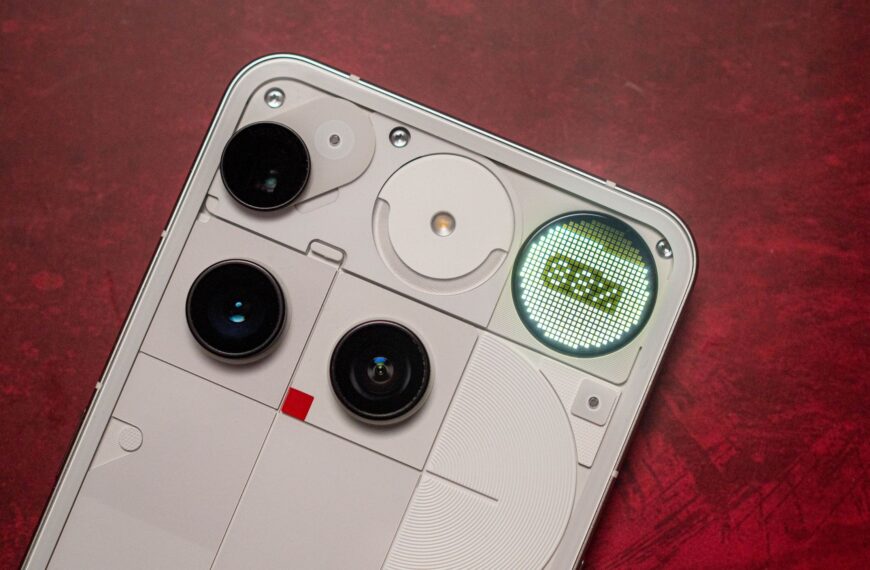 This stylish Android phone from Nothing has a rear display and is $200 OFF