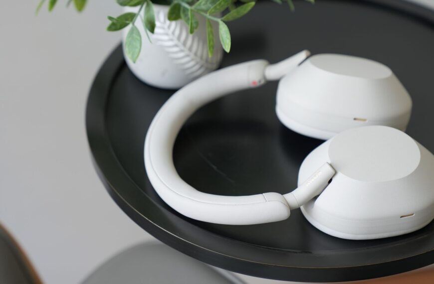 You have eight hours to snag Sony WH-1000XM5 headphones at their lowest price ever (39% off)