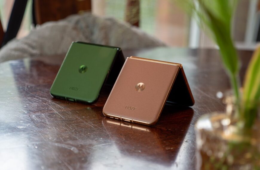 The ‘genuinely excellent’ Motorola Razr Plus is up to $400 OFF at Best Buy this week