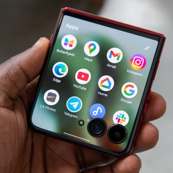 One of the world’s most powerful flip phones is now 46% OFF at Amazon — that’s not a typo