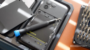 The repairable smartphone revolution is finally picking up&hellip;