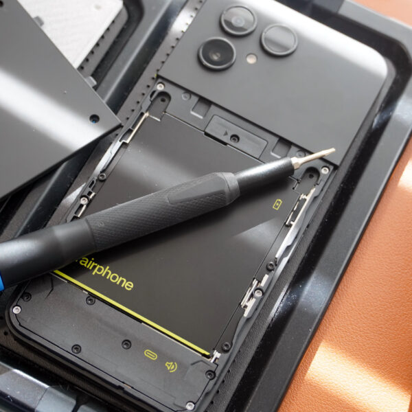 The repairable smartphone revolution is finally picking up speed