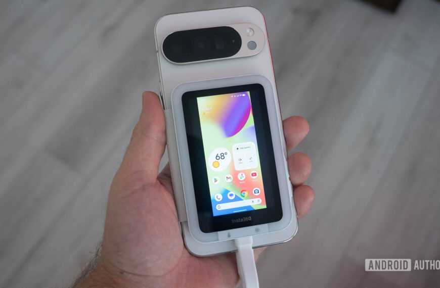 This magnetic selfie screen is Google Pixel friendly