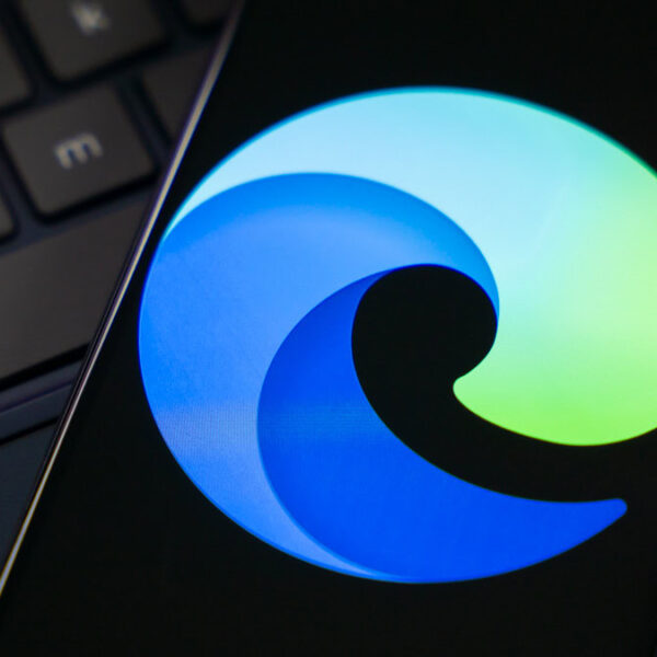 This mobile browser just brought back free YouTube background playback