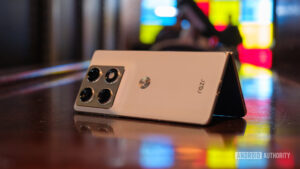 Motorola’s new Razr Fold is landing soon, and&hellip;