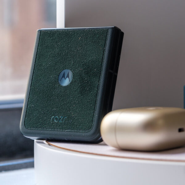 Motorola Razr Ultra drops to new record-low price, saving you $600