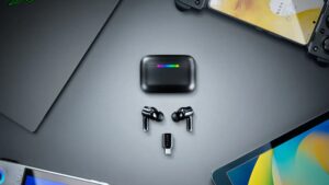 Razer’s new gaming earbuds come with a case&hellip;