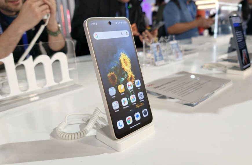 Wait no more: TCL’s e-paper NXTPAPER 70 Pro is at T-Mobile for cheap