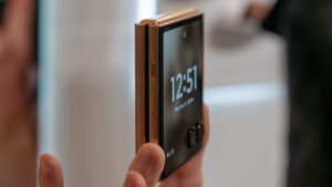 Should you wait for the Motorola Razr 2026?&hellip;