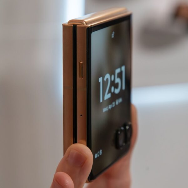 Should you wait for the Motorola Razr 2026? Well, it’s complicated…